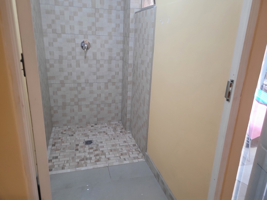 To Let 1 Bedroom Property for Rent in Goodwood Estate Western Cape